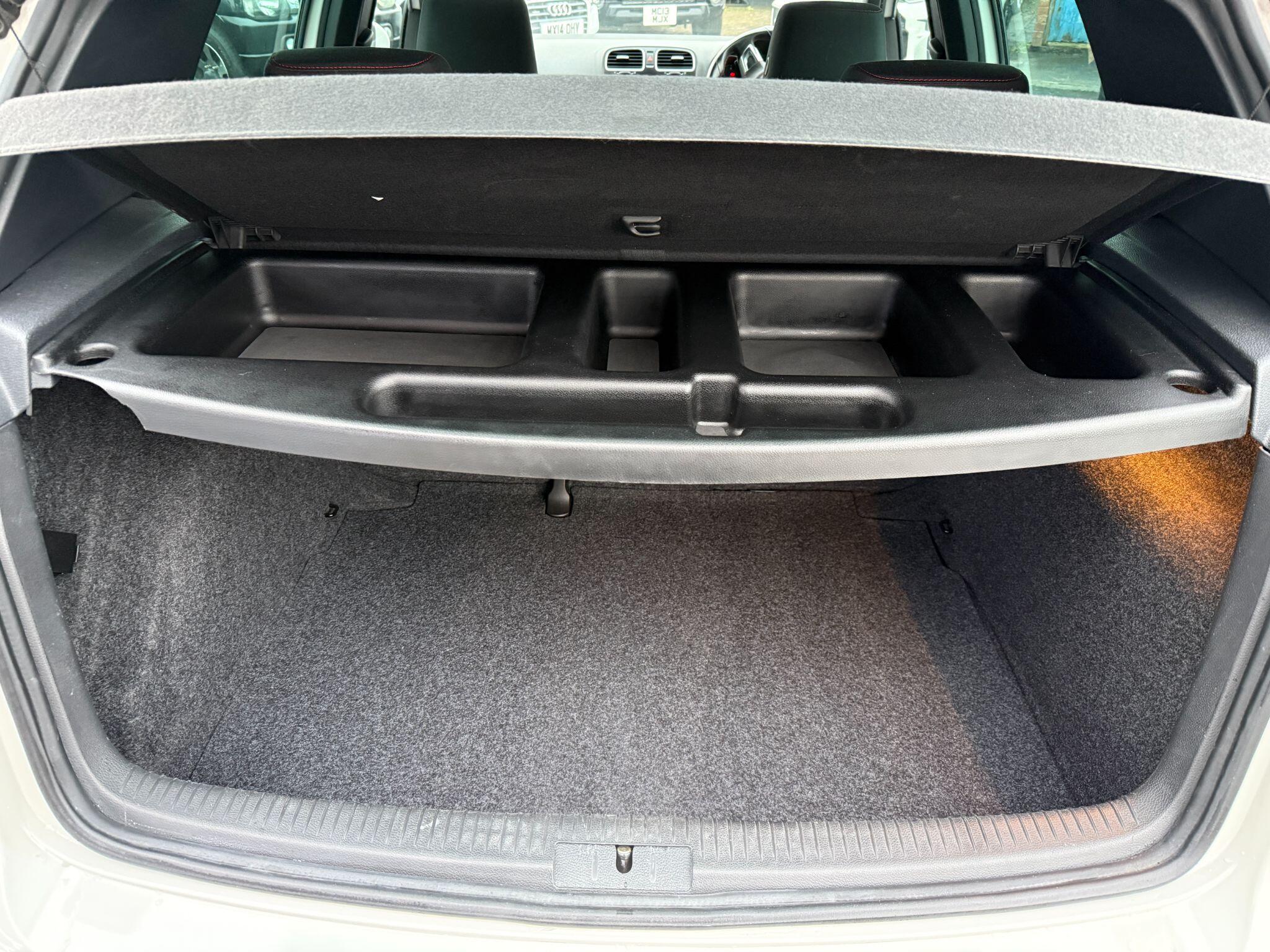 Volkswagen Golf - Image 74