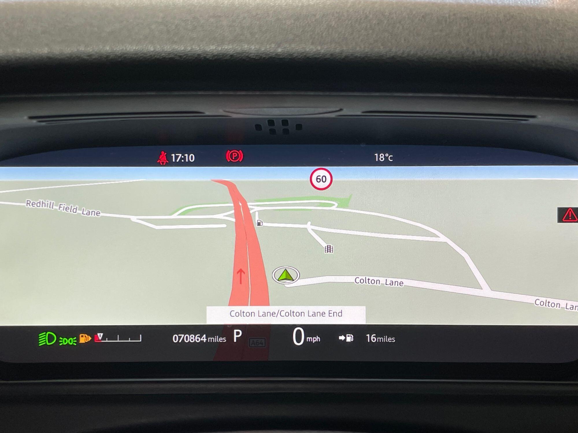Land Rover Range Rover Velar - Image 41