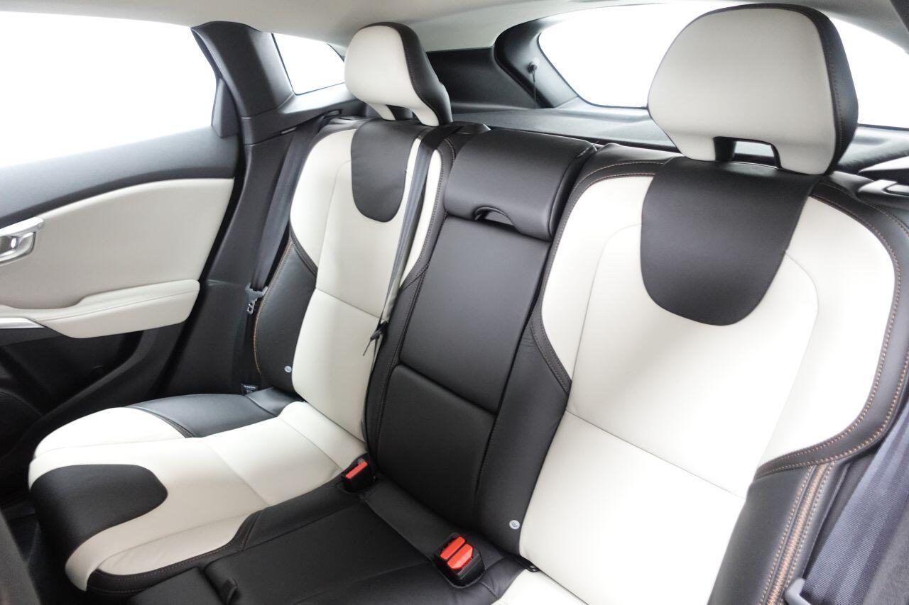 Volvo V40 CROSS COUNTRY - Image 20