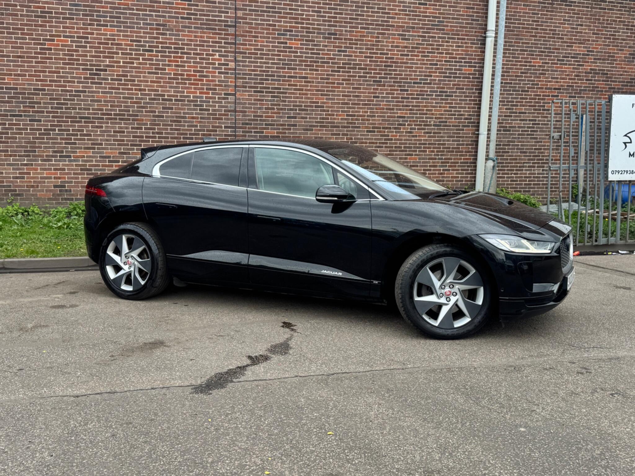 Jaguar I-Pace - Image 15