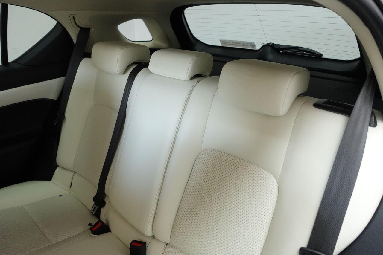 Lexus CT - Image 20