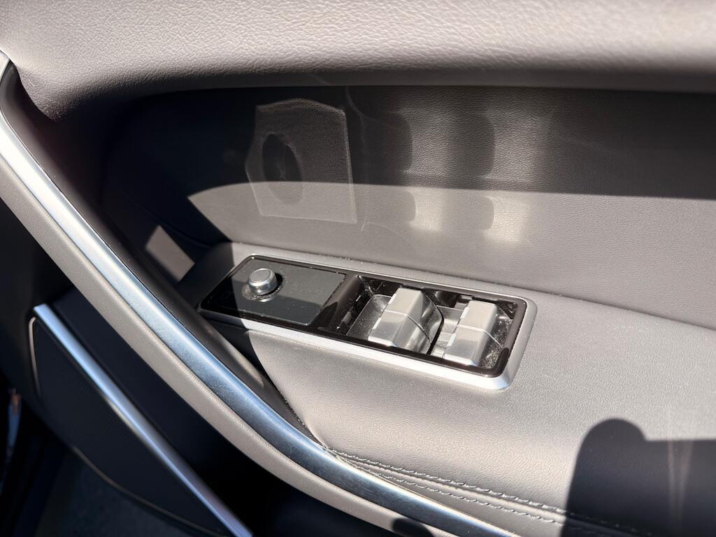 Jaguar F-Pace - Image 31