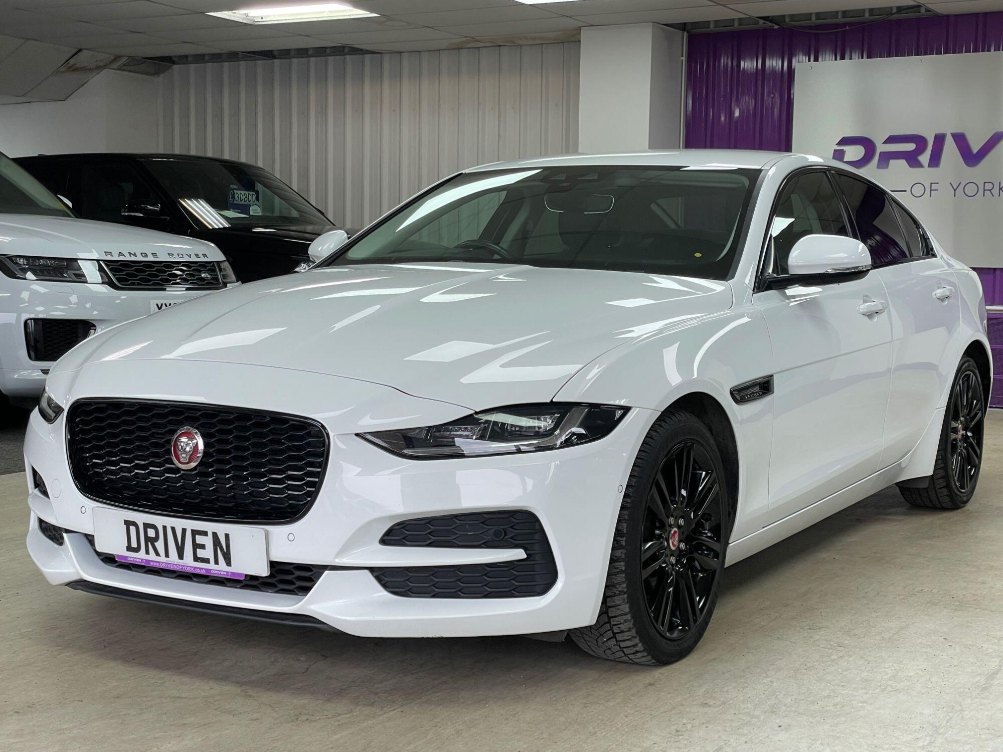 Jaguar XE - Image 7
