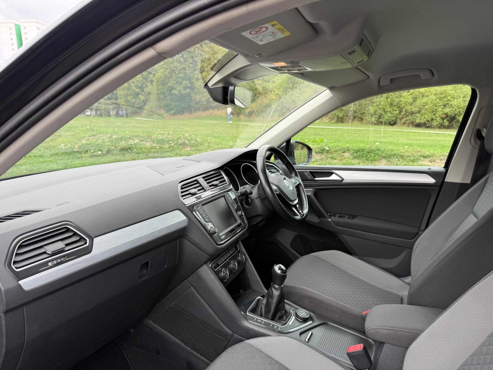 Volkswagen Tiguan - Image 11