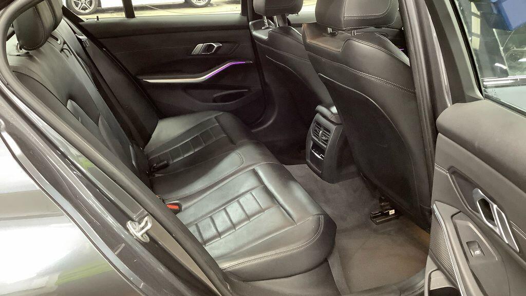 BMW 3 Series - Image 7