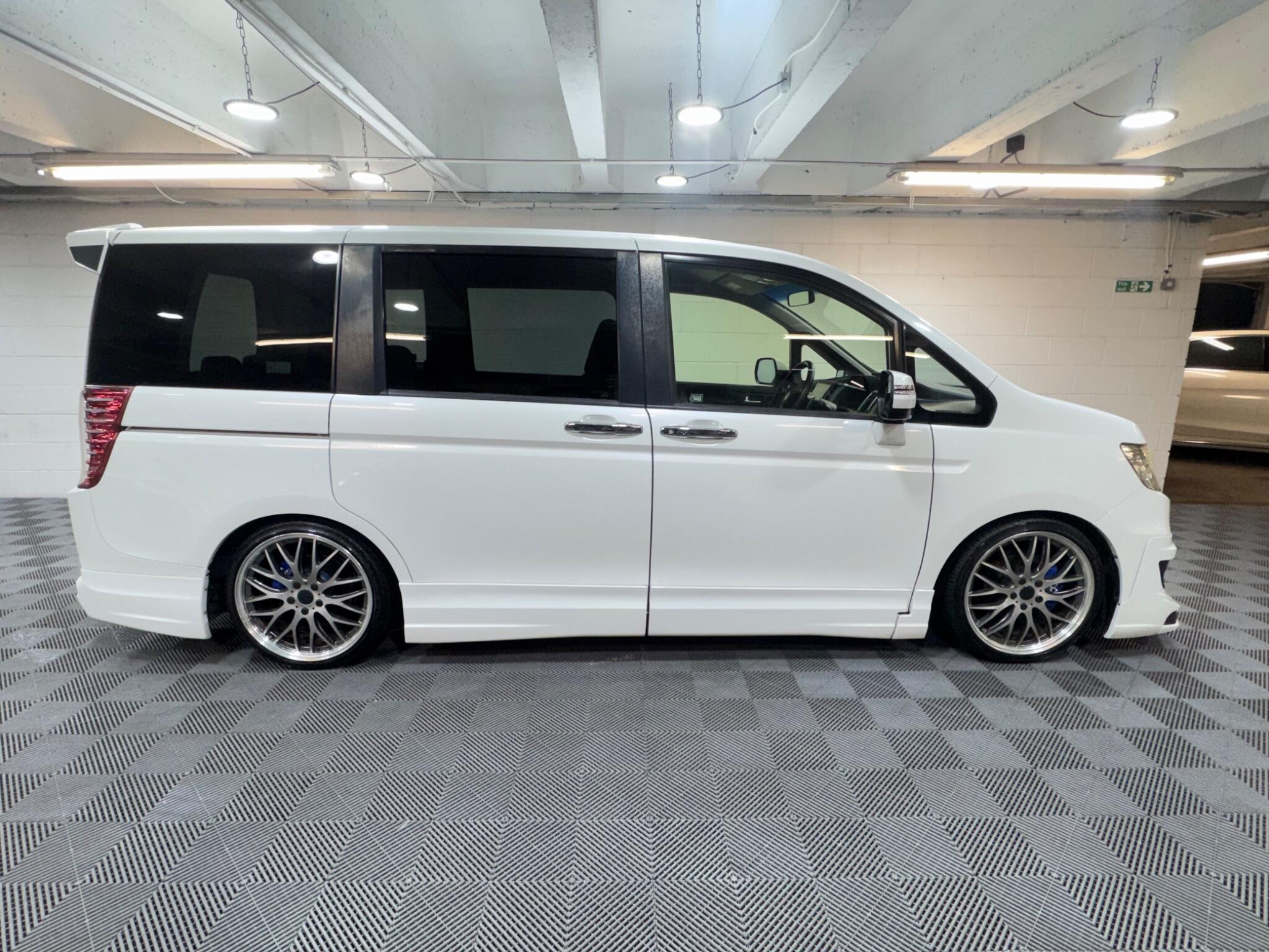 Honda Stepwagon - Image 5