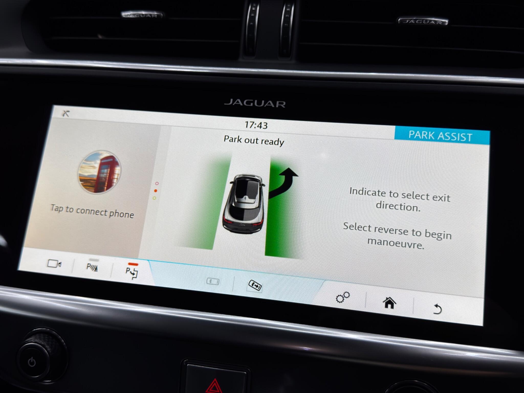 Jaguar I-Pace - Image 36