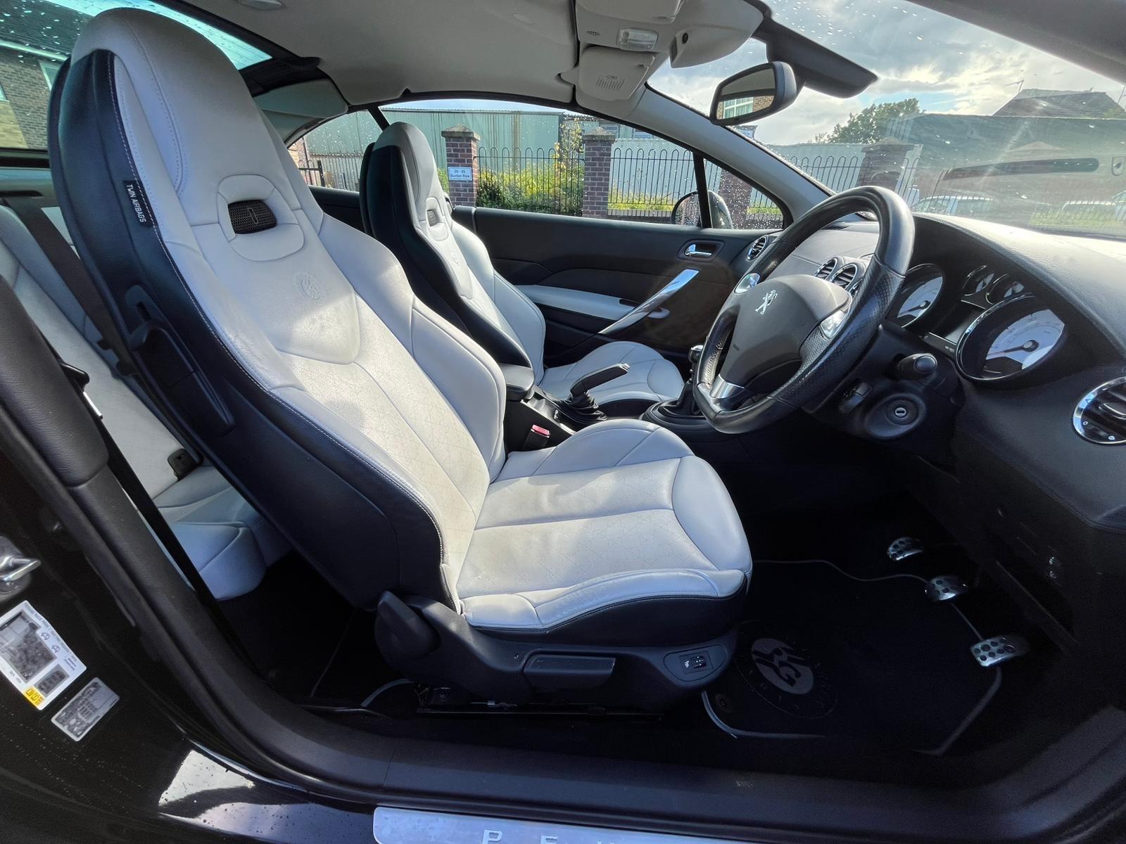 Peugeot 308 CC - Image 22