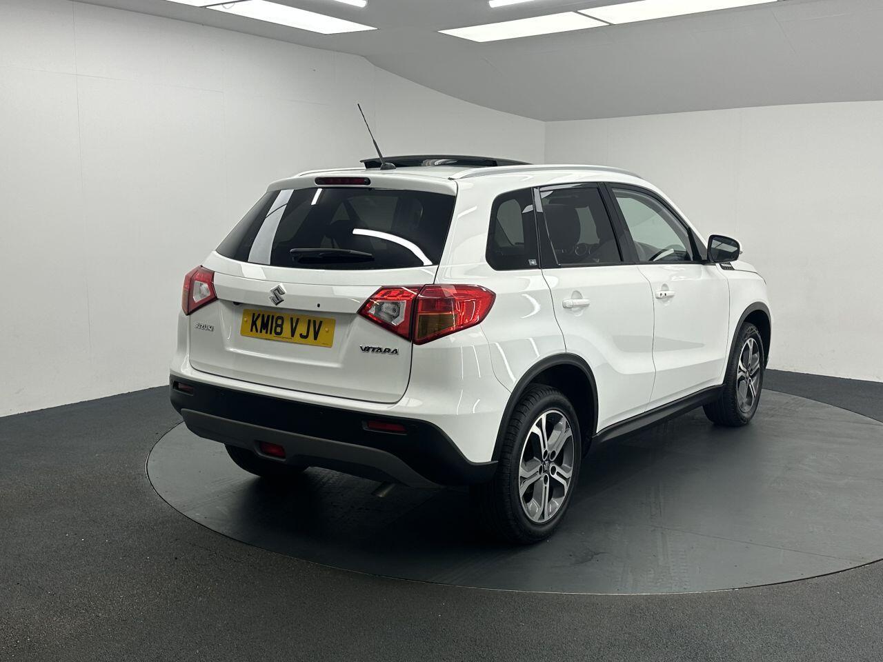 Suzuki Vitara - Image 10