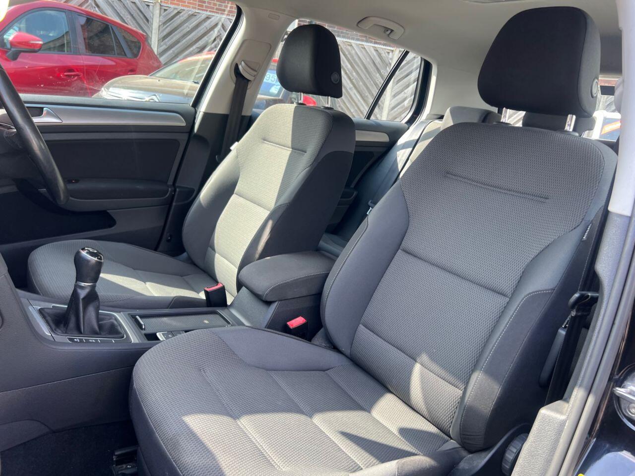 Volkswagen Golf - Image 16