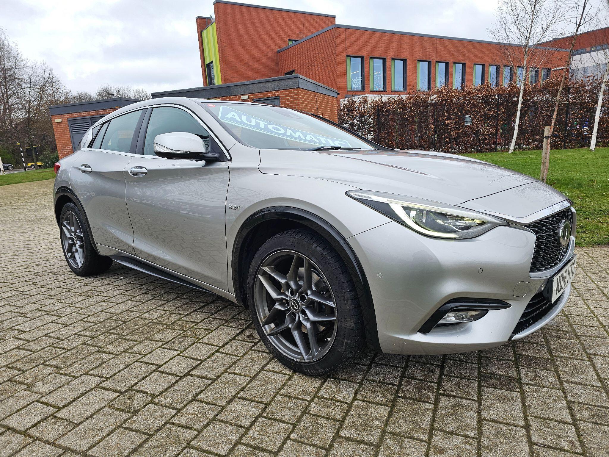 Infiniti Q30 - Image 5