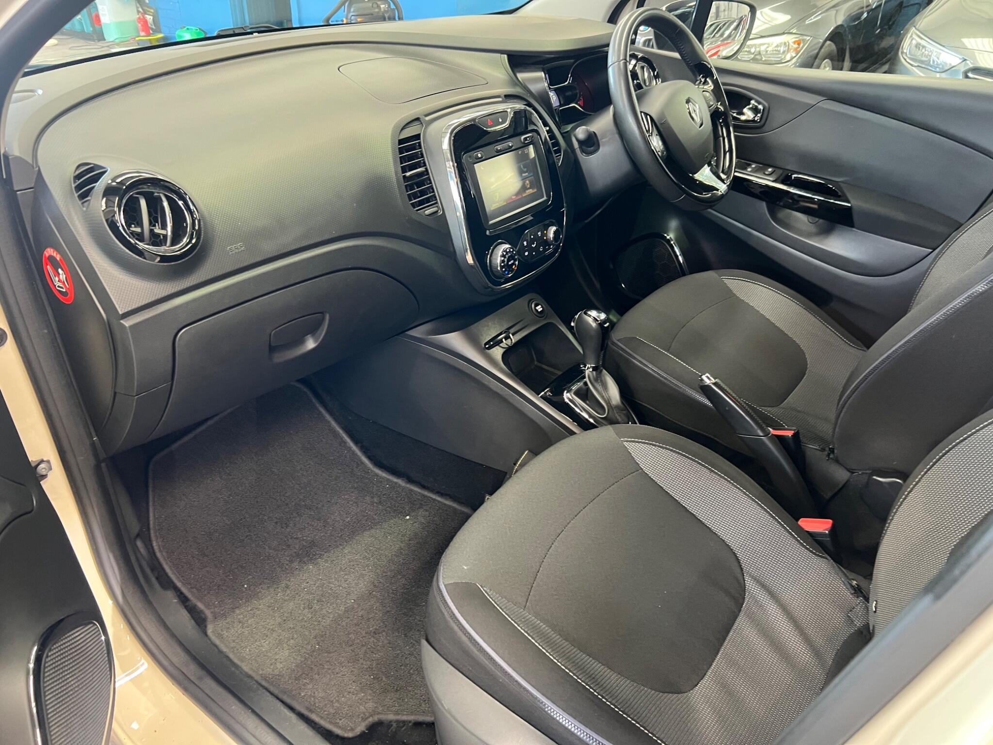 Renault Captur - Image 26