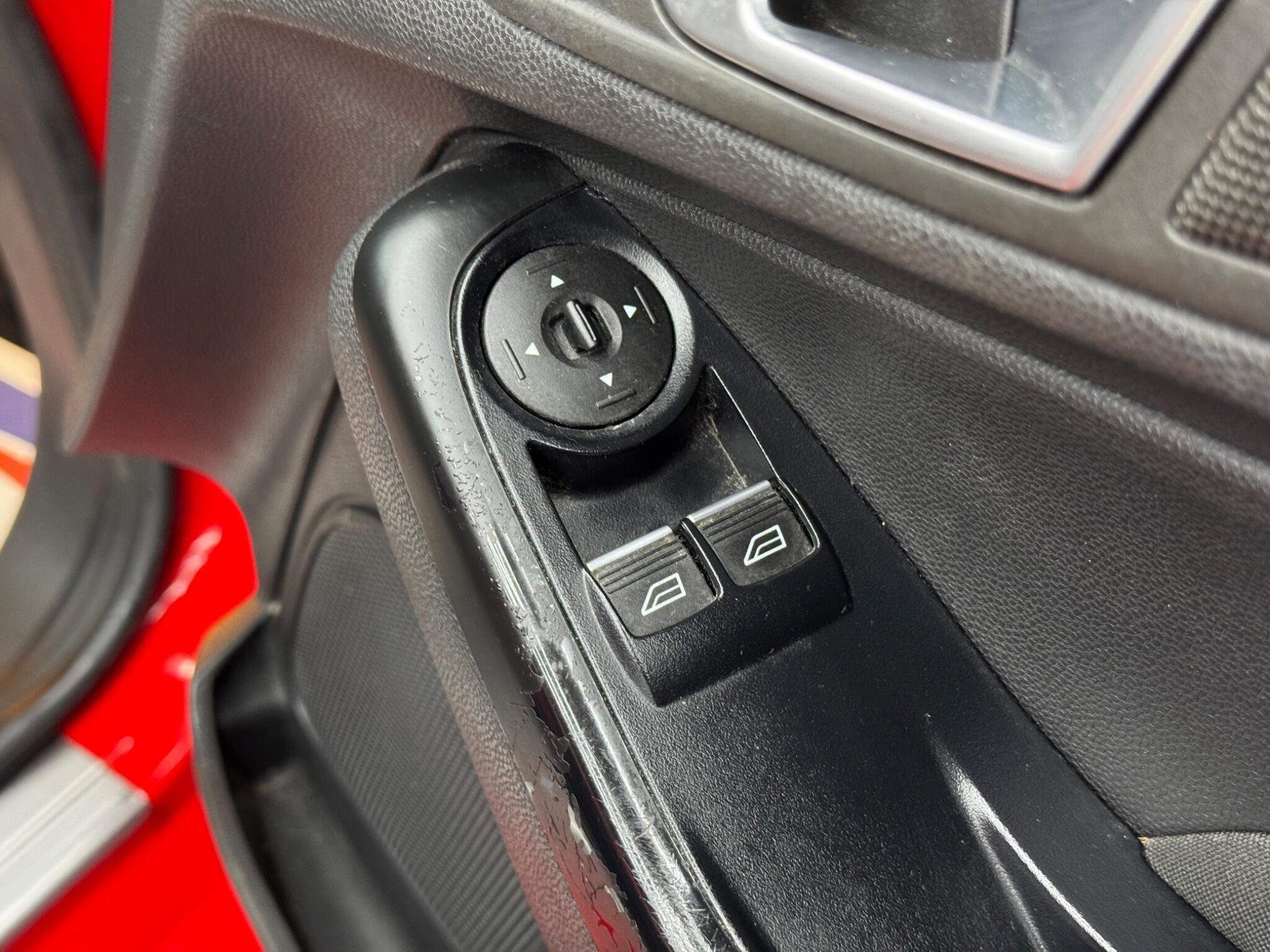 Ford Fiesta - Image 33