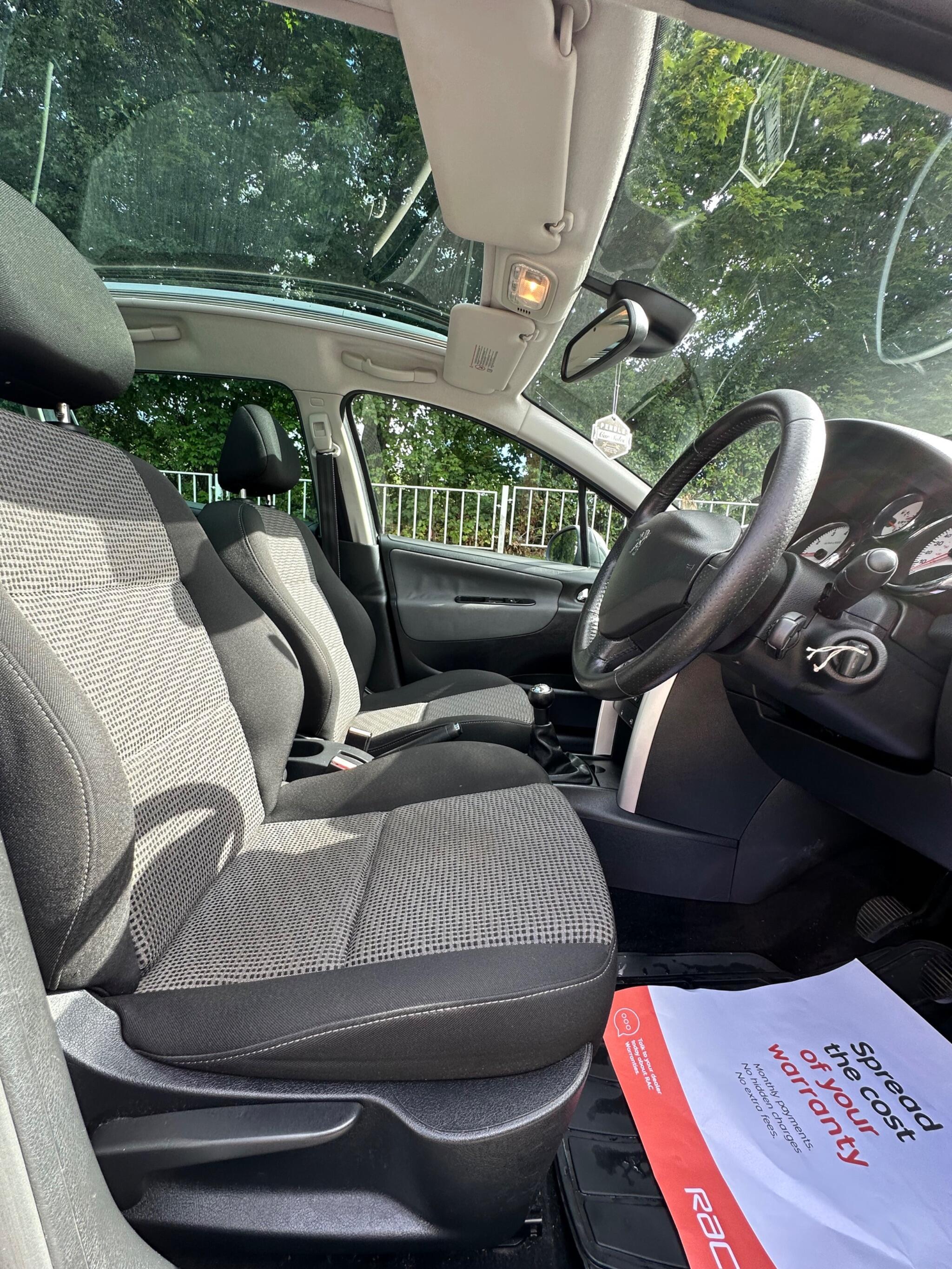 Peugeot 207 SW - Image 17