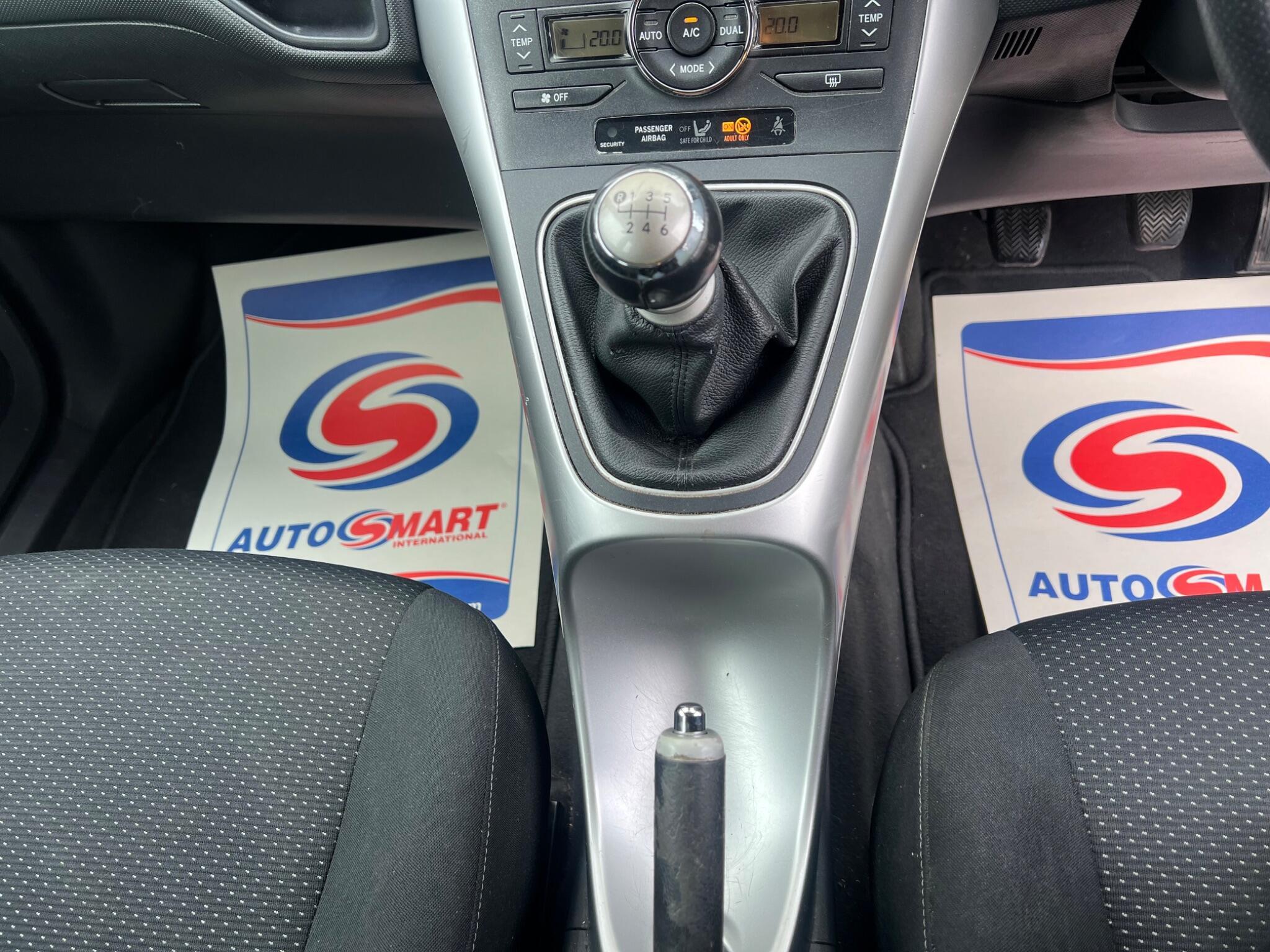 Toyota Auris - Image 18