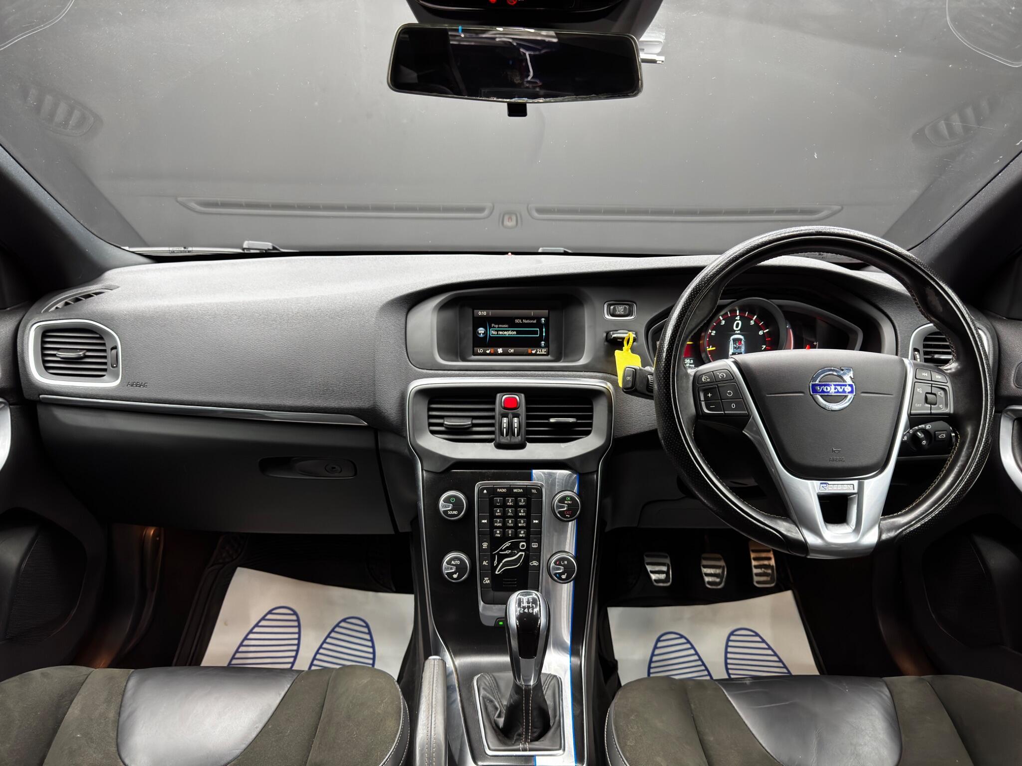 Volvo V40 - Image 10