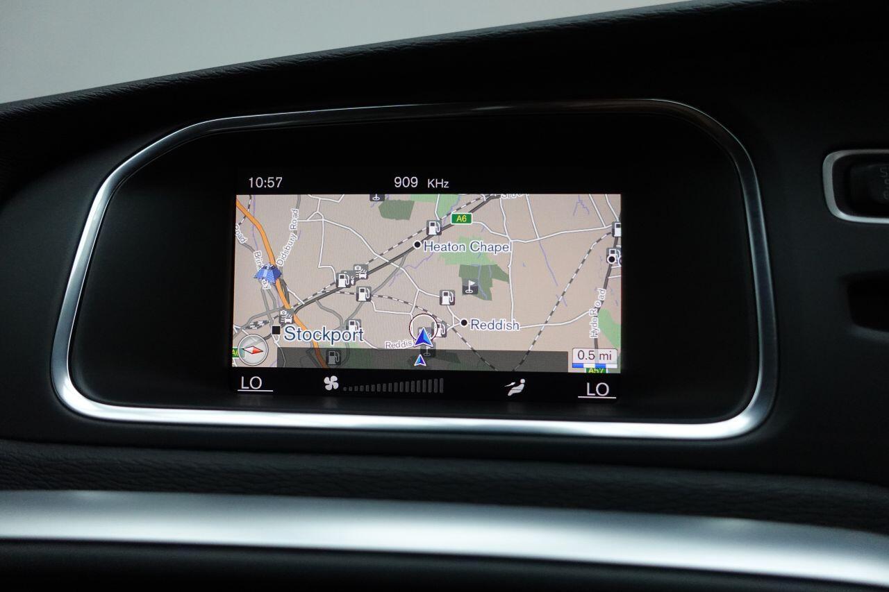 Volvo V40 CROSS COUNTRY - Image 2