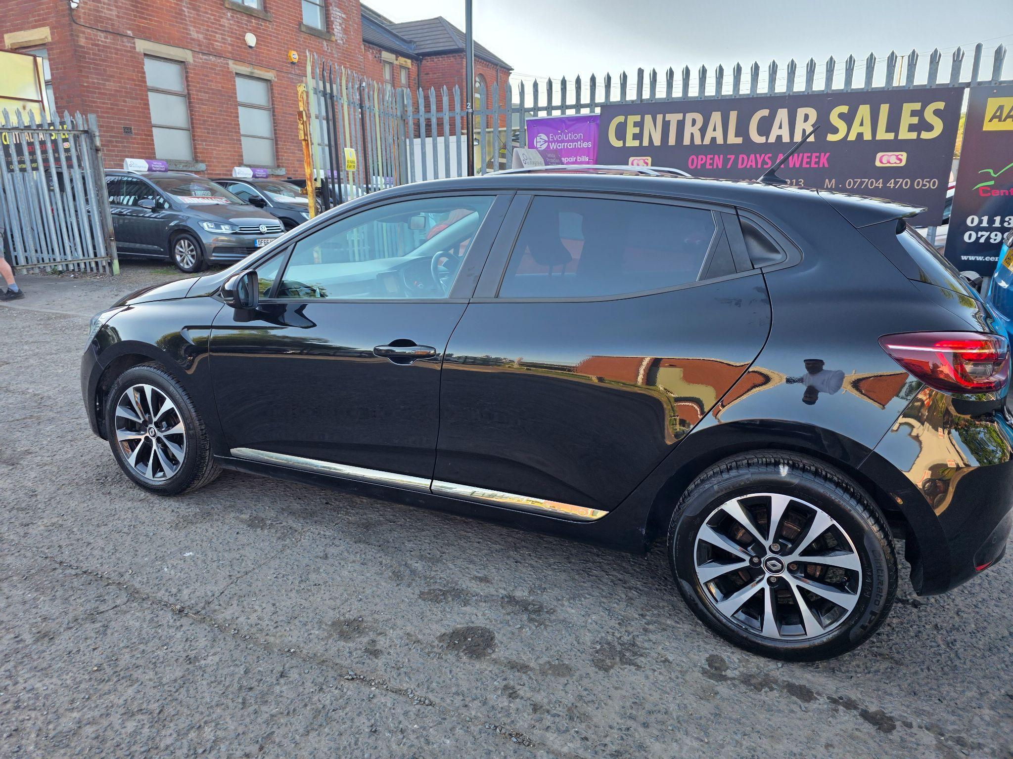 Renault Clio - Image 11