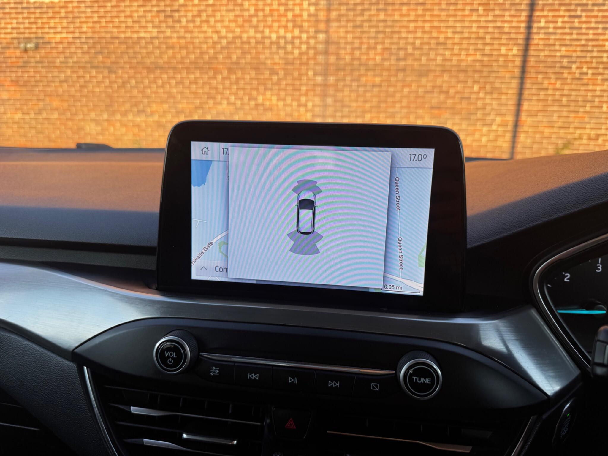 Ford Focus - Image 17