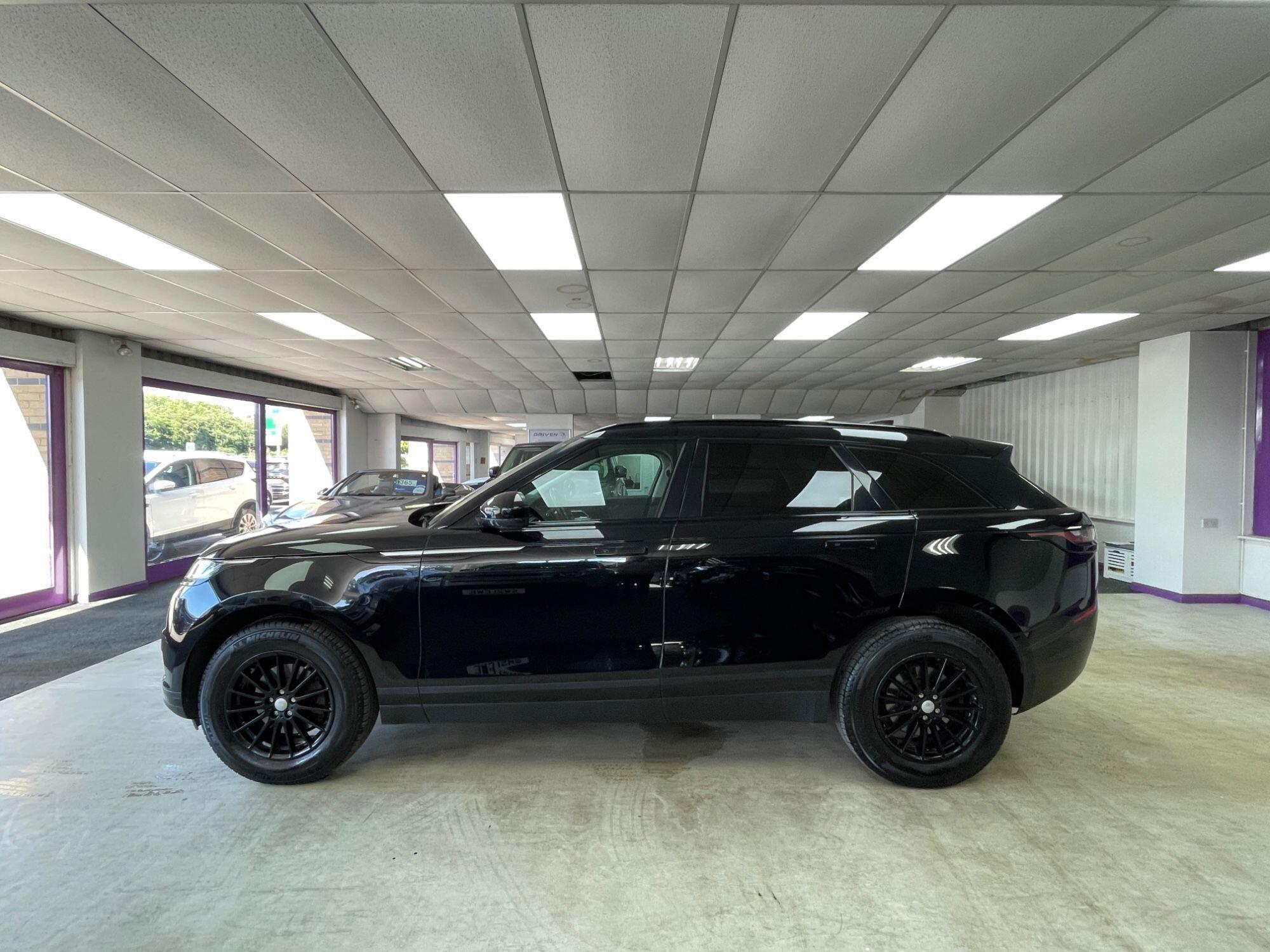 Land Rover Range Rover Velar - Image 13