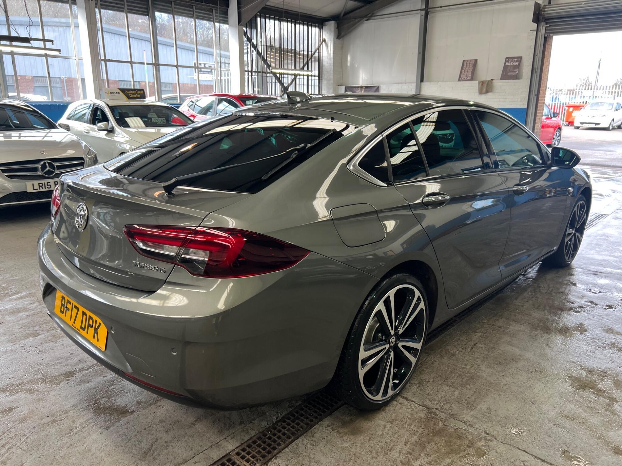 Vauxhall Insignia - Image 14