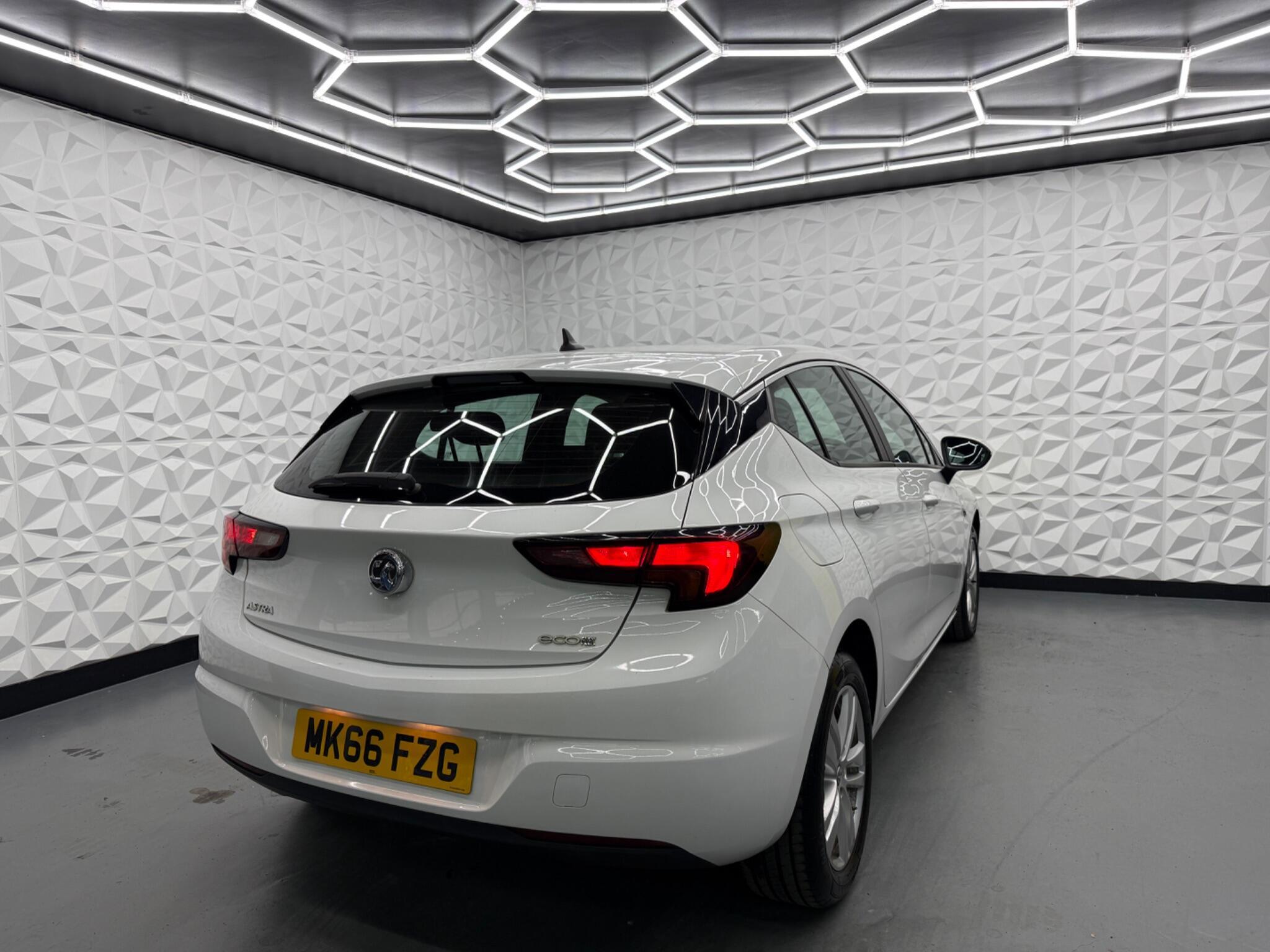 Vauxhall Astra - Image 12