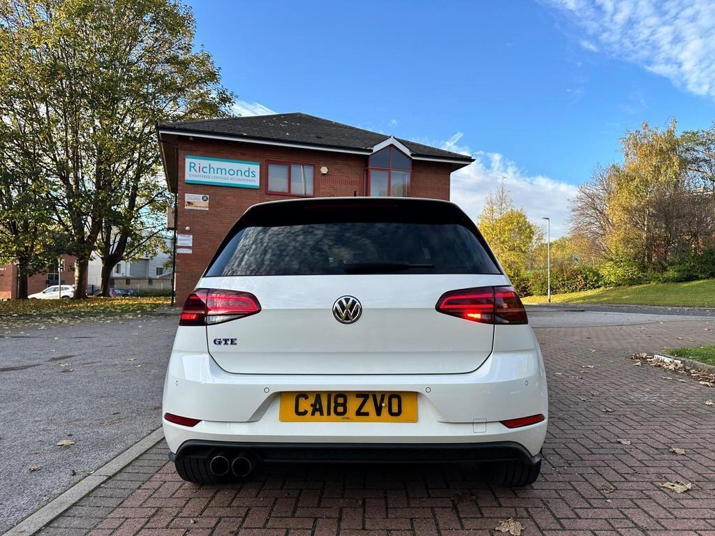 Volkswagen Golf - Image 11