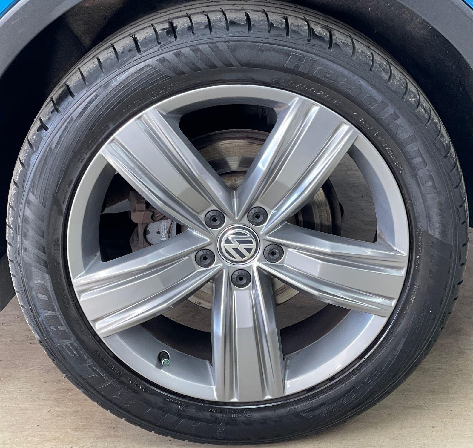 Volkswagen Tiguan - Image 15