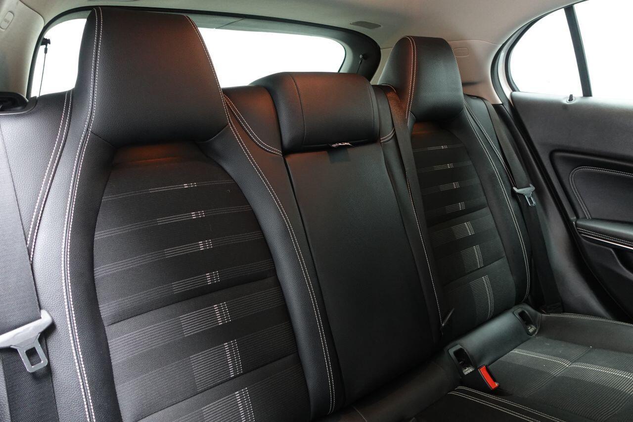 Mercedes-benz GLA - Image 17