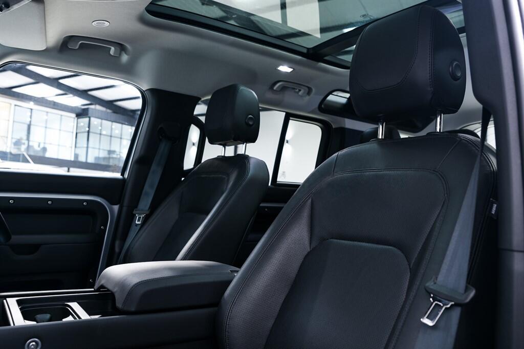 Land Rover Defender 110 - Image 18