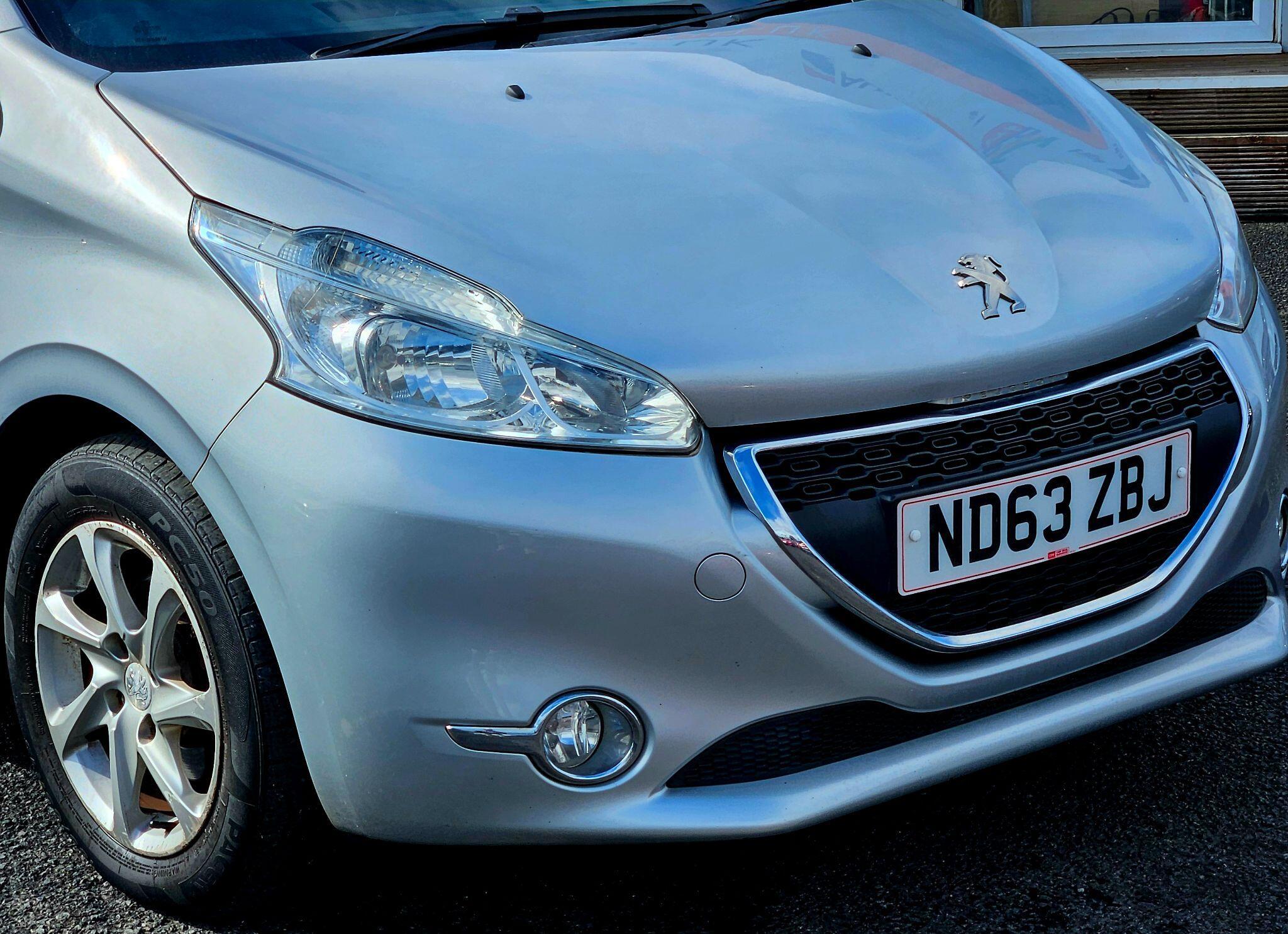 Peugeot 208 - Image 8