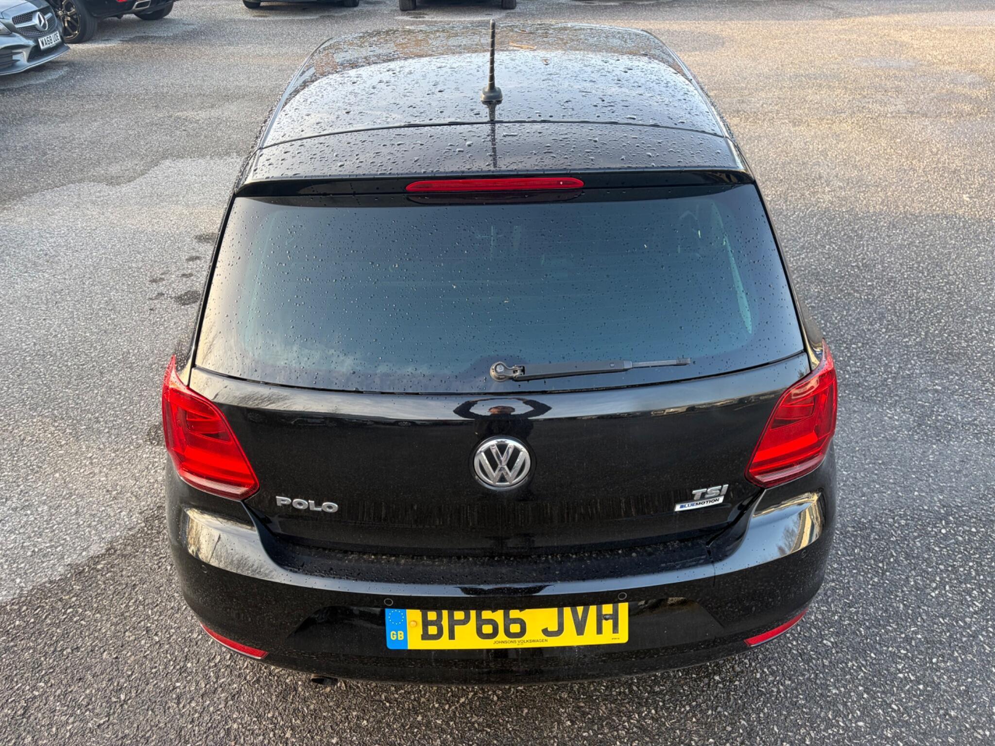Volkswagen Polo - Image 11