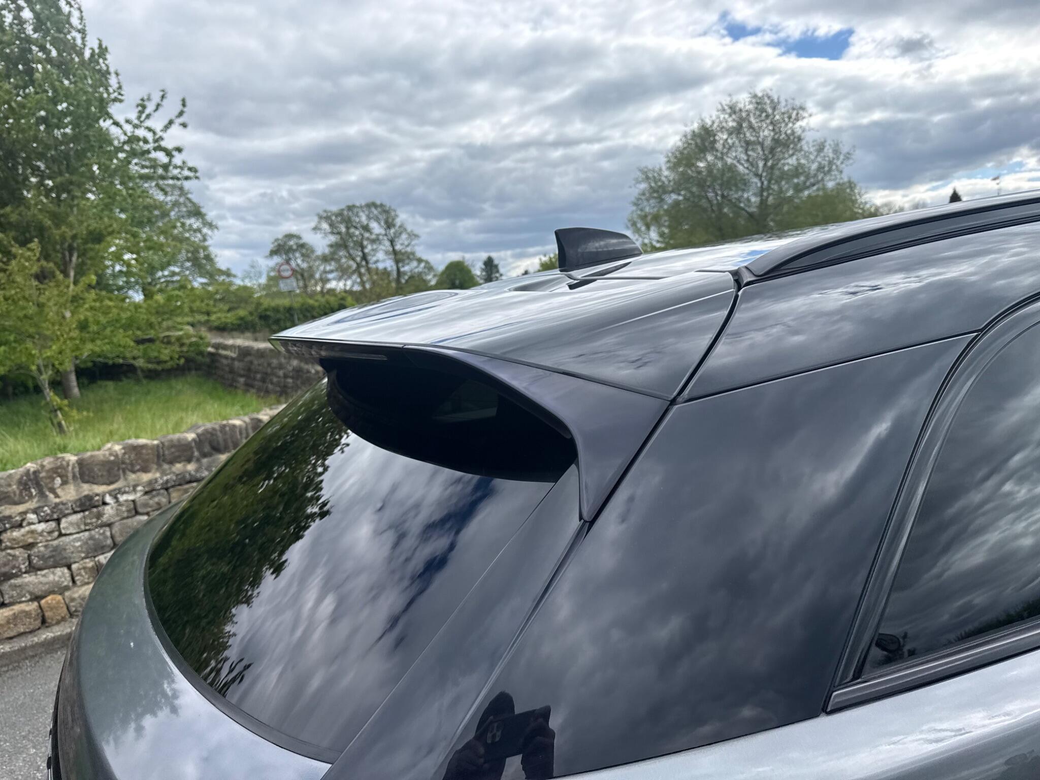Land Rover Range Rover Velar - Image 33