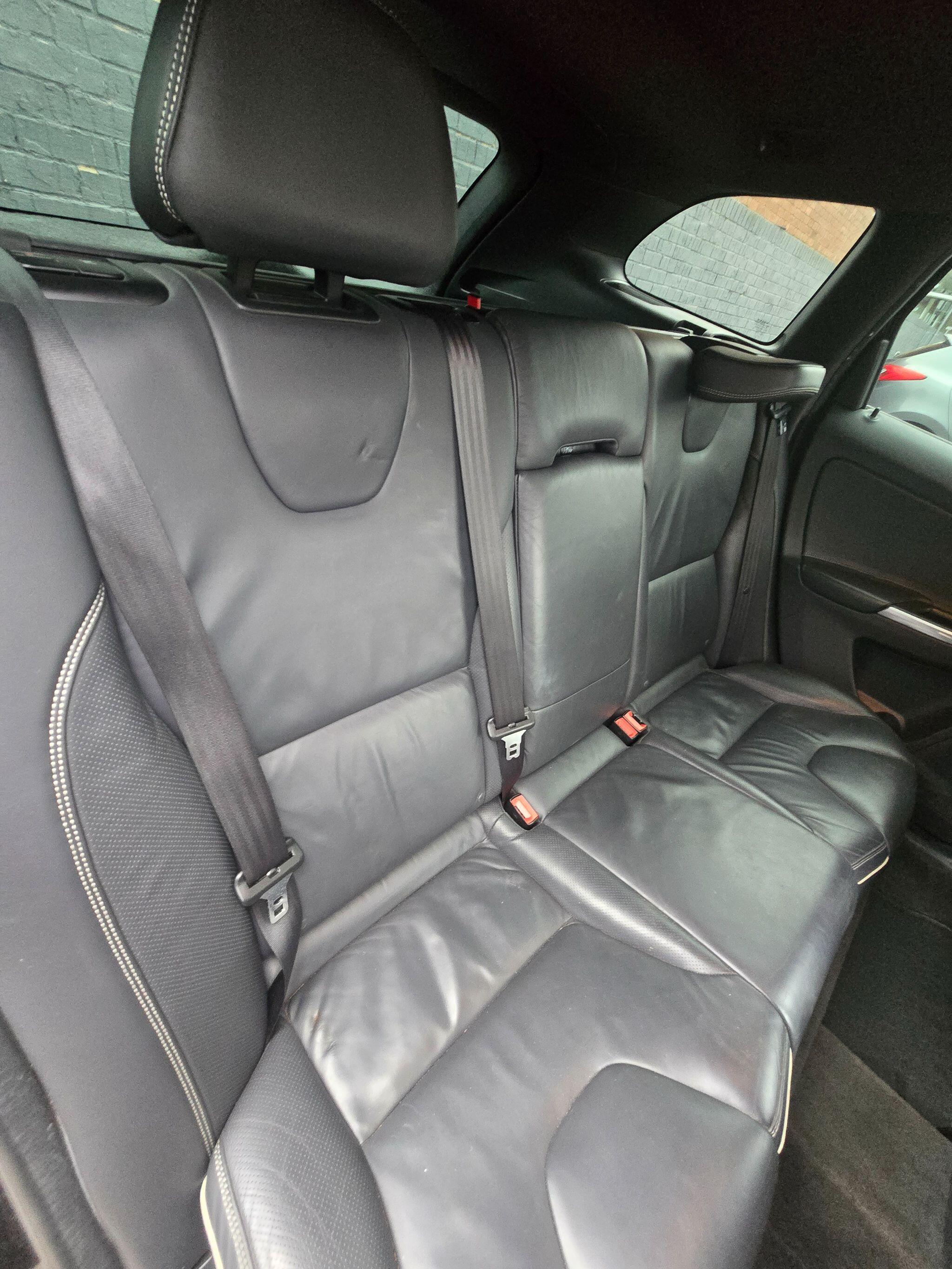 Volvo XC60 - Image 33