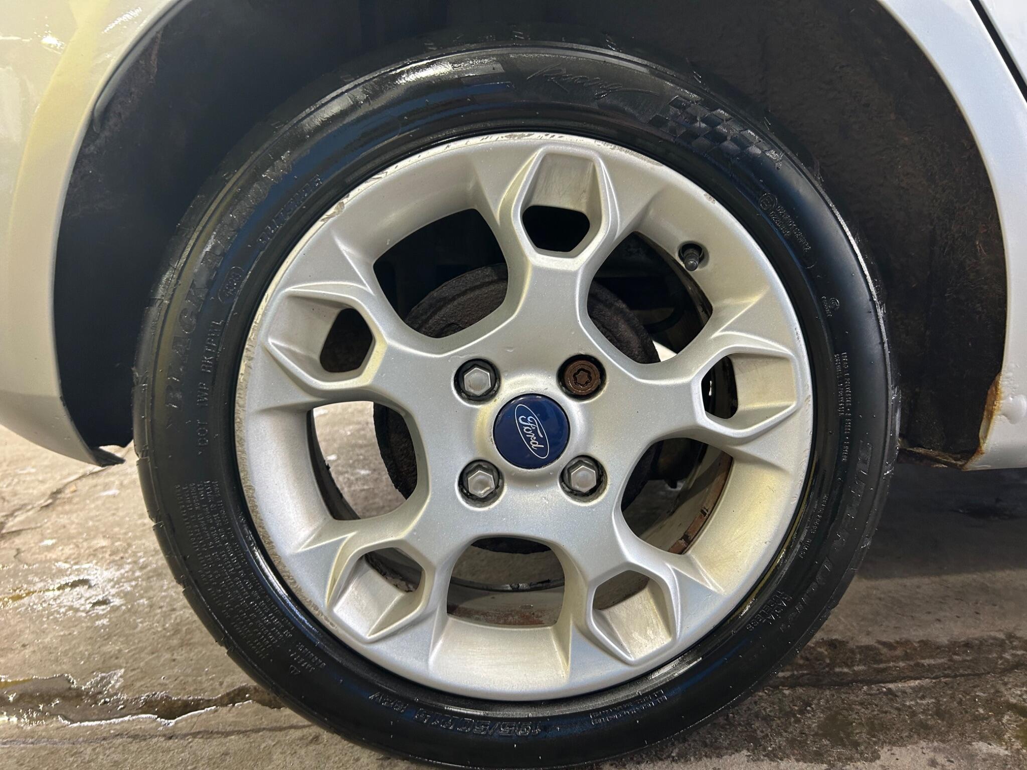 Ford Fiesta - Image 22