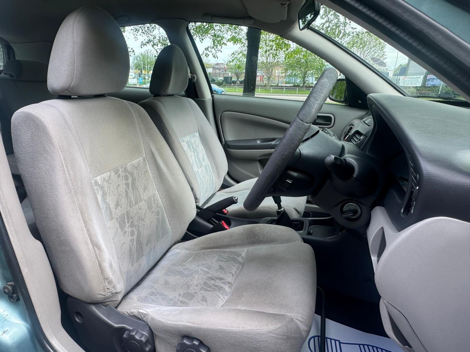 Nissan Almera - Image 16