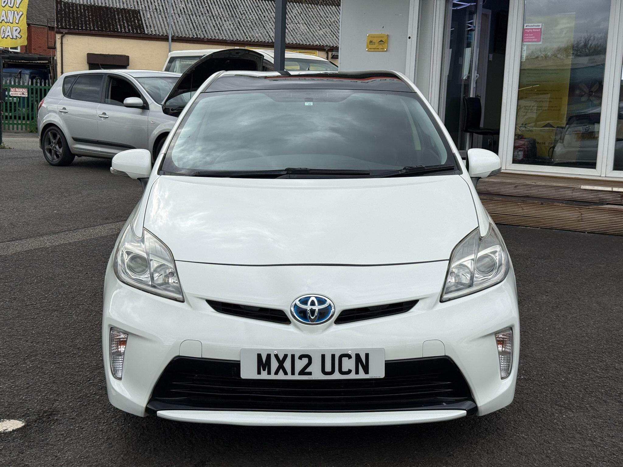 Toyota Prius - Image 5