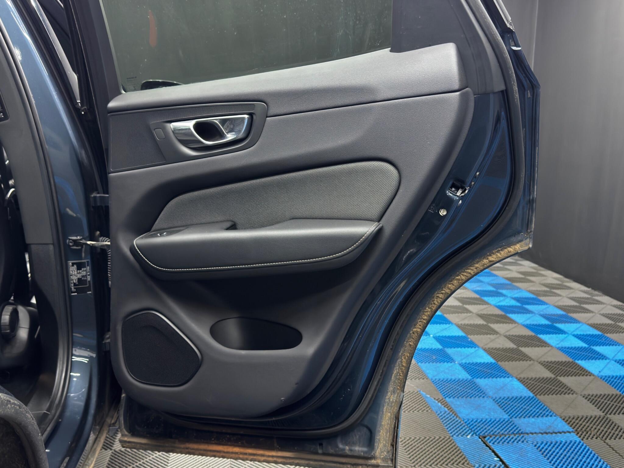 Volvo XC60 - Image 42