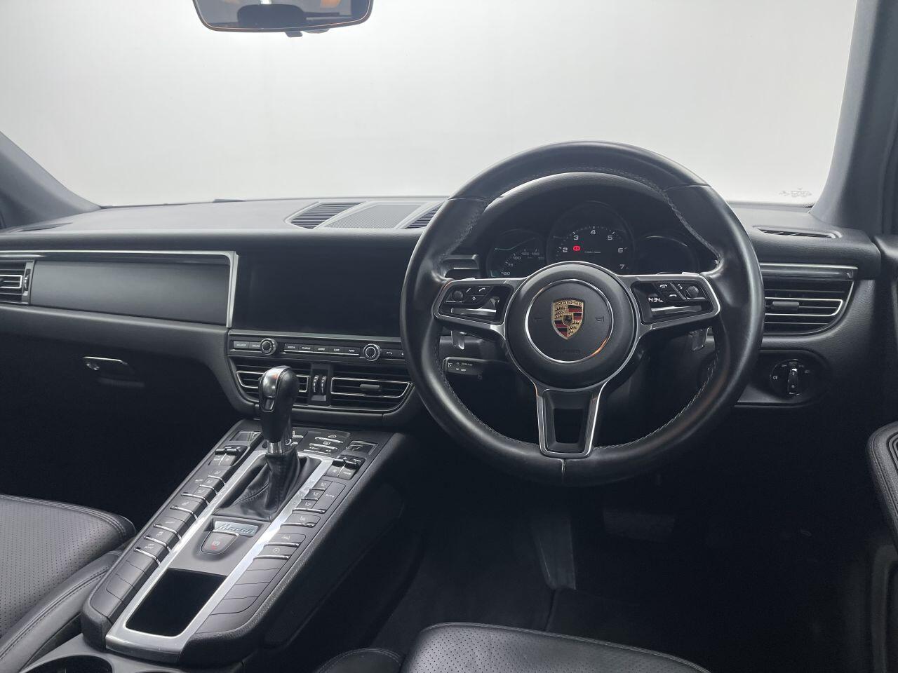 Porsche Macan - Image 35
