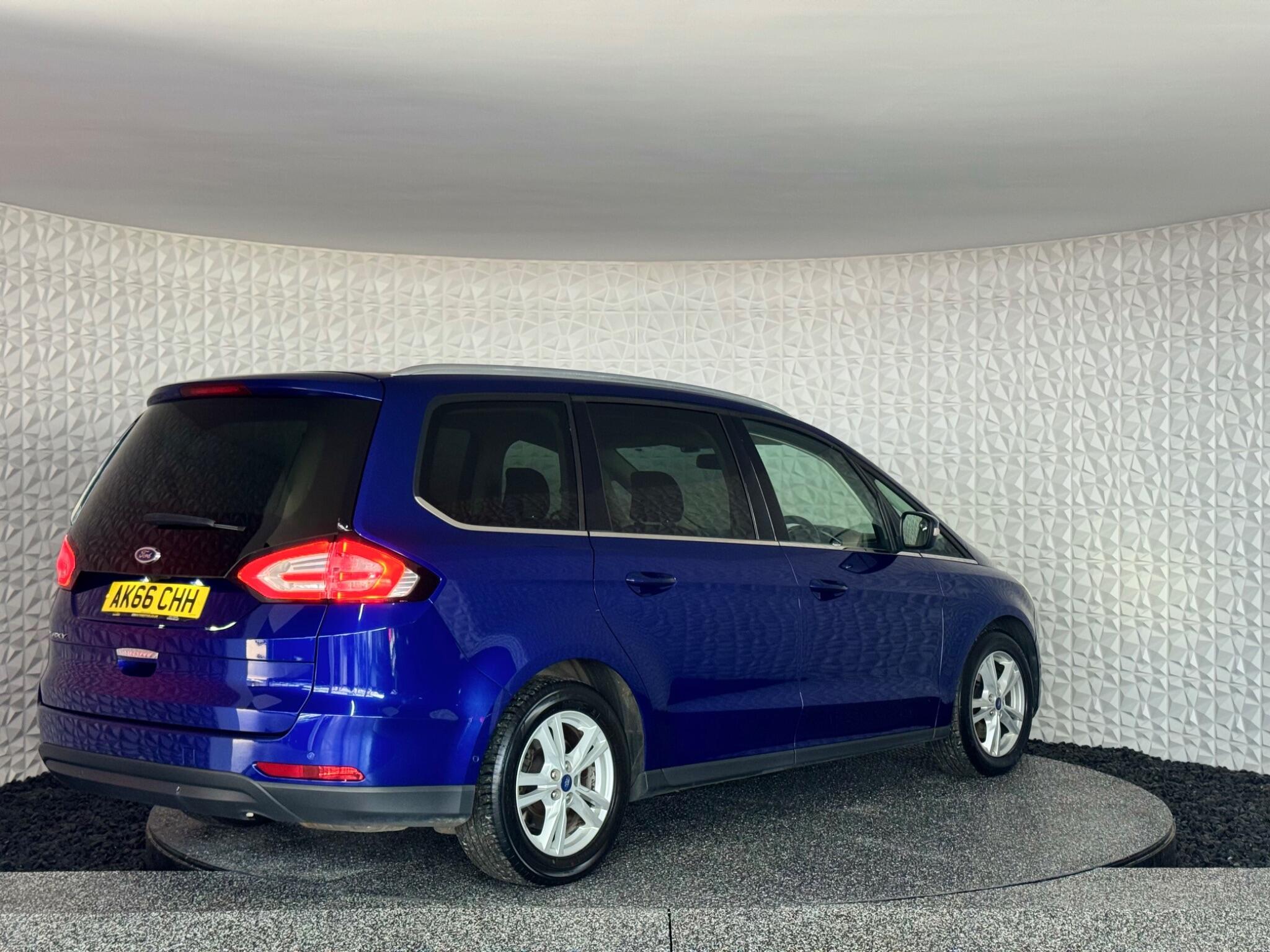 Ford Galaxy - Image 9