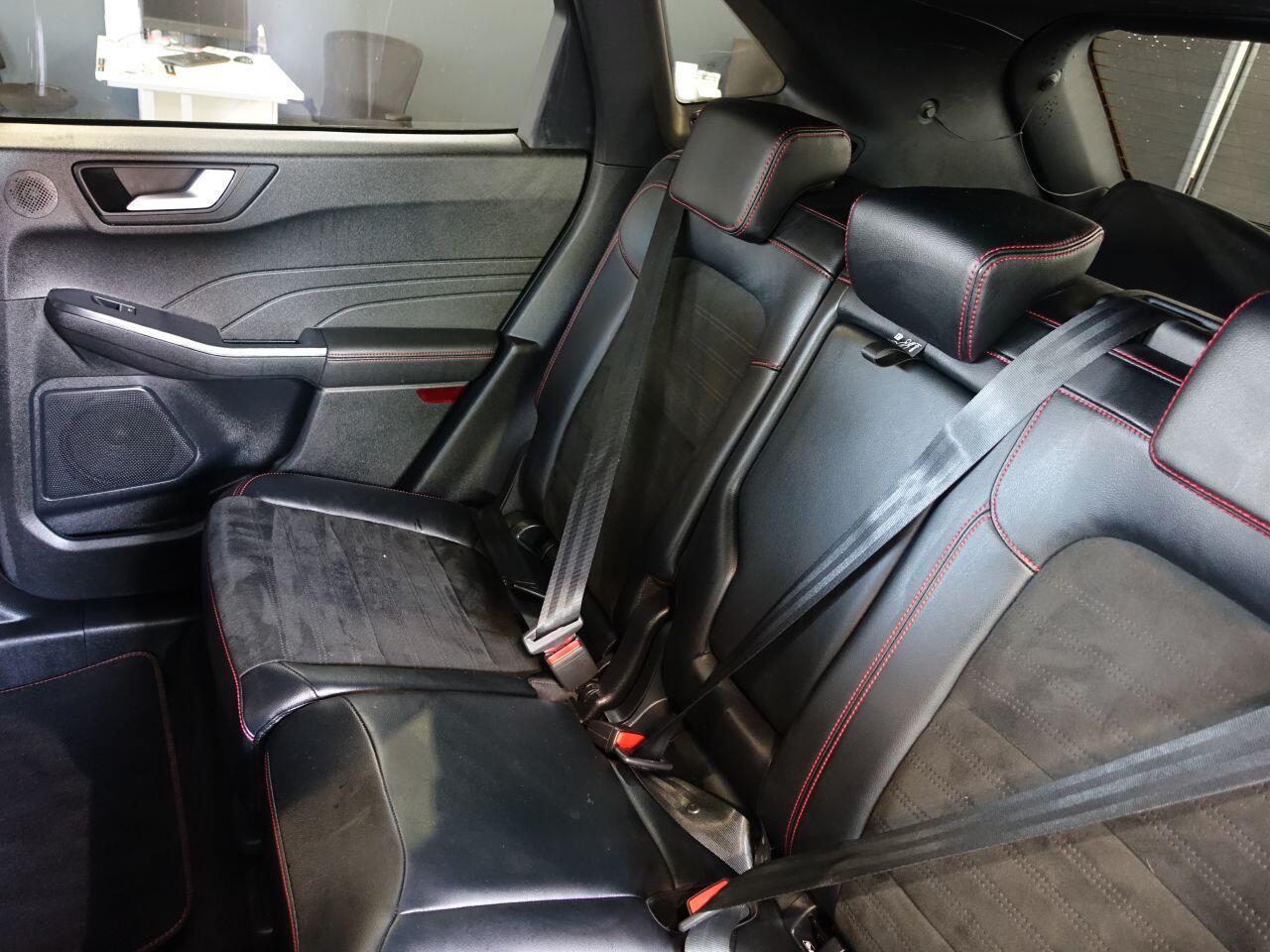 Ford Kuga - Image 19