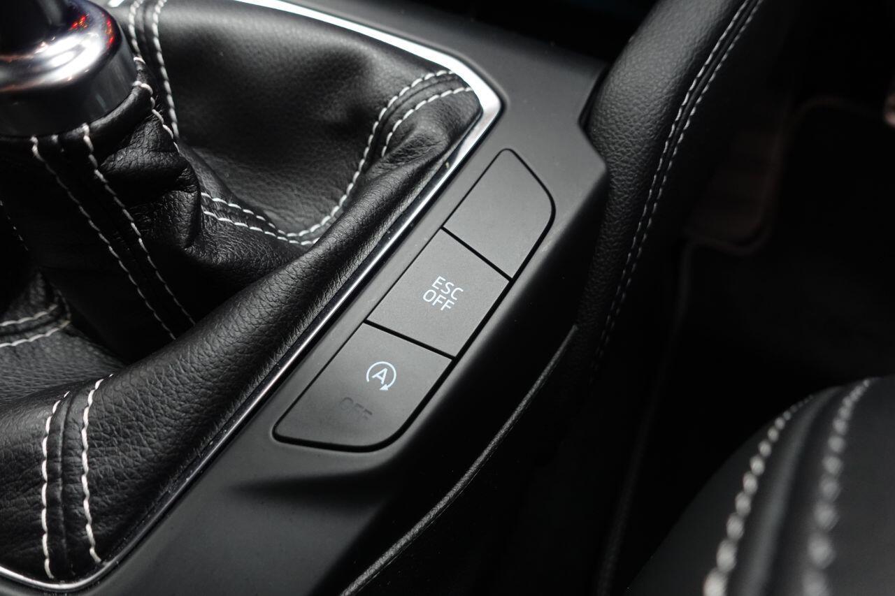 Ford Focus - Image 53