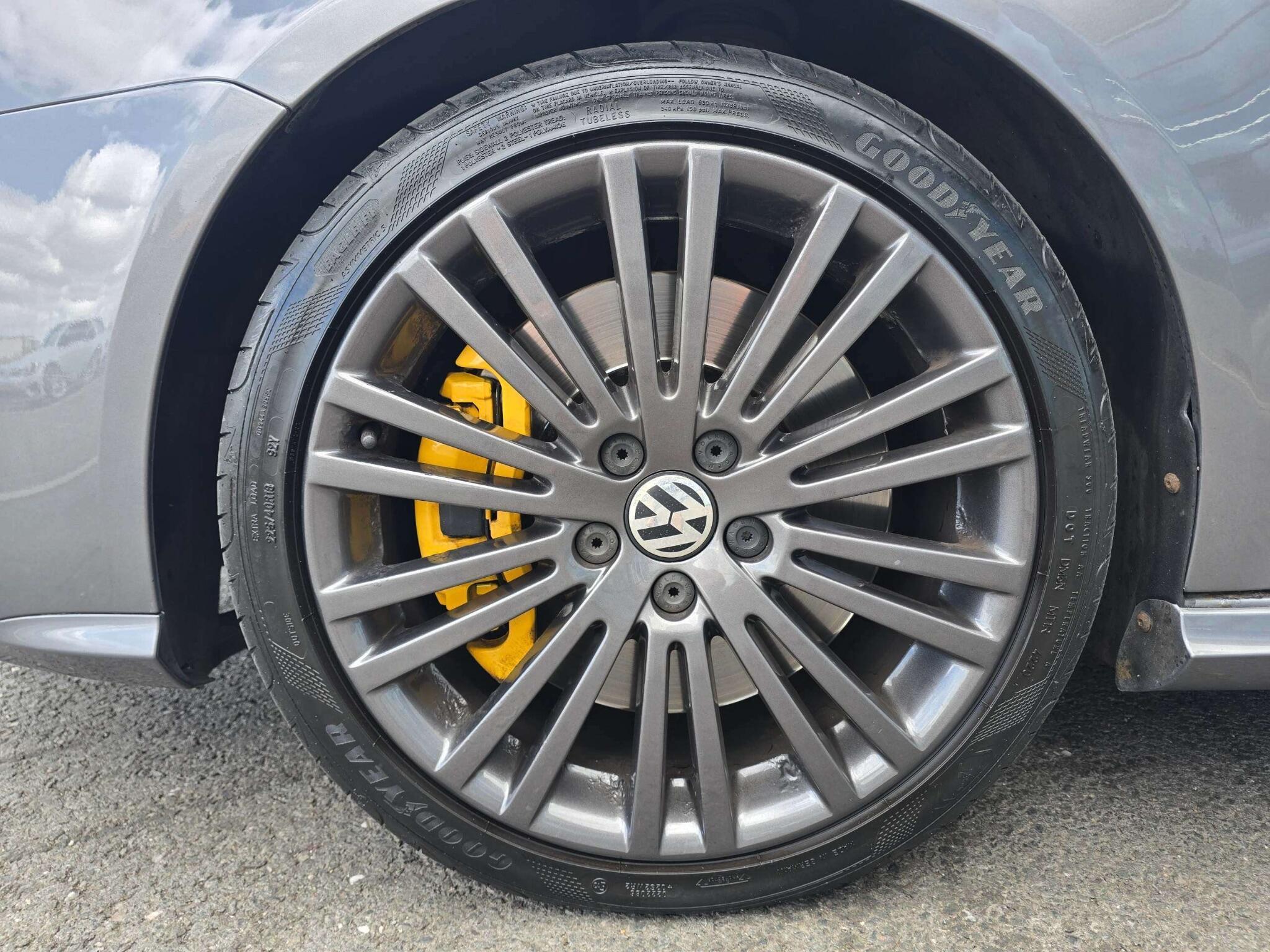 Volkswagen Golf - Image 18