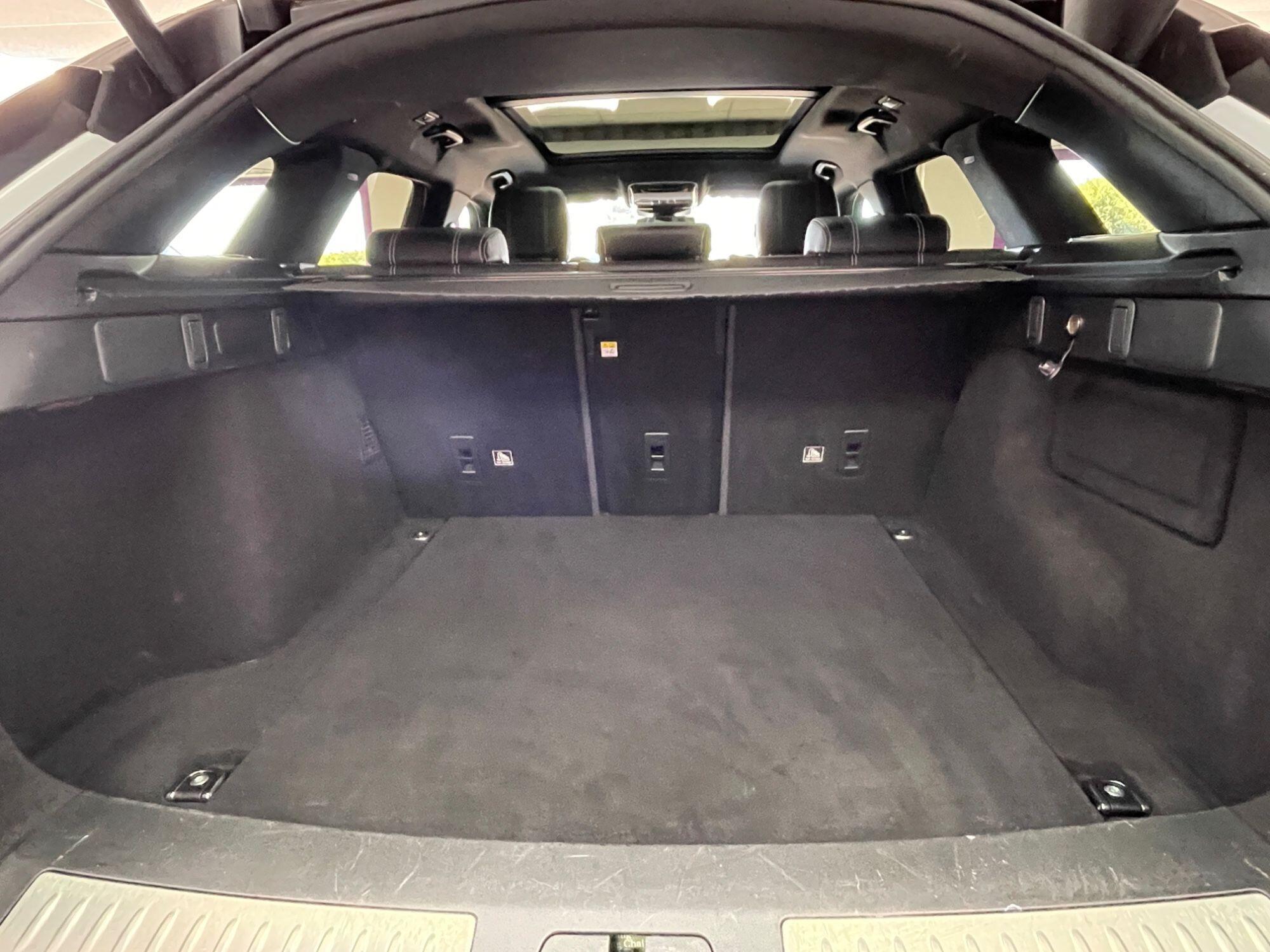 Land Rover Range Rover Velar - Image 18