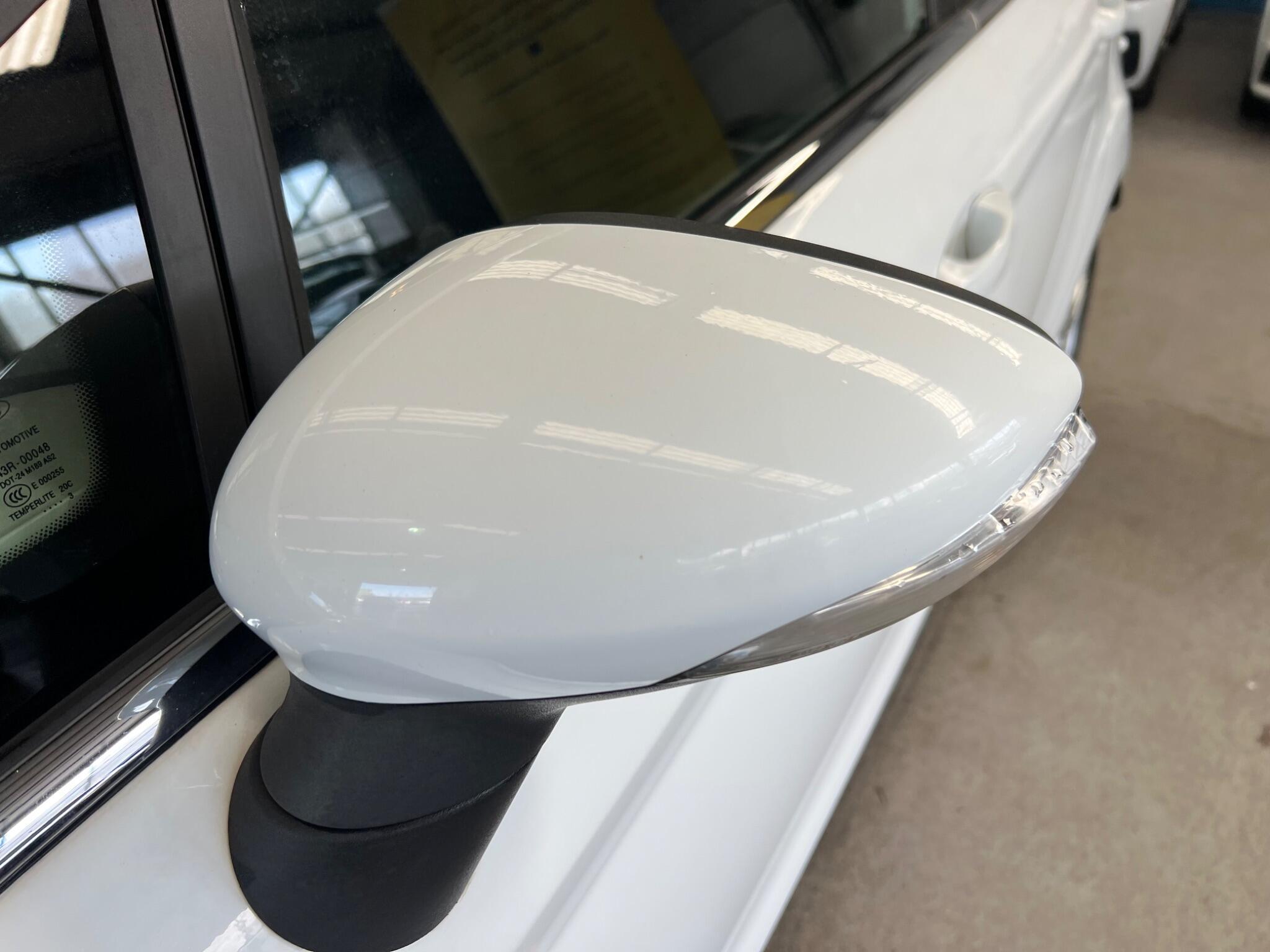 Ford Fiesta - Image 13