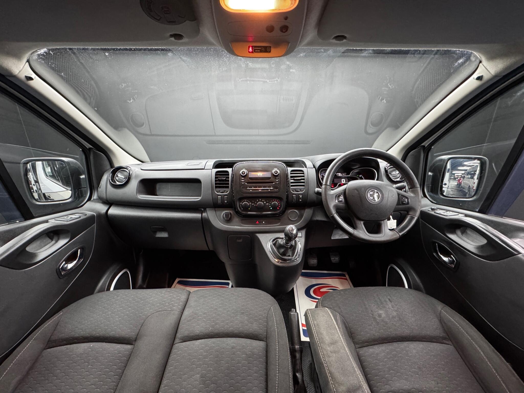 Vauxhall Vivaro - Image 16
