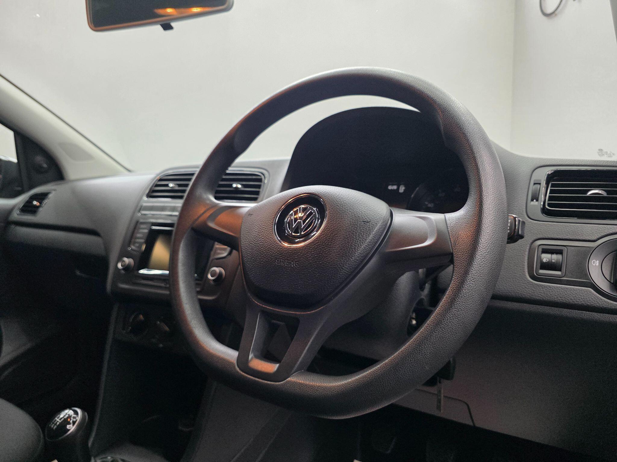 Volkswagen Polo - Image 11