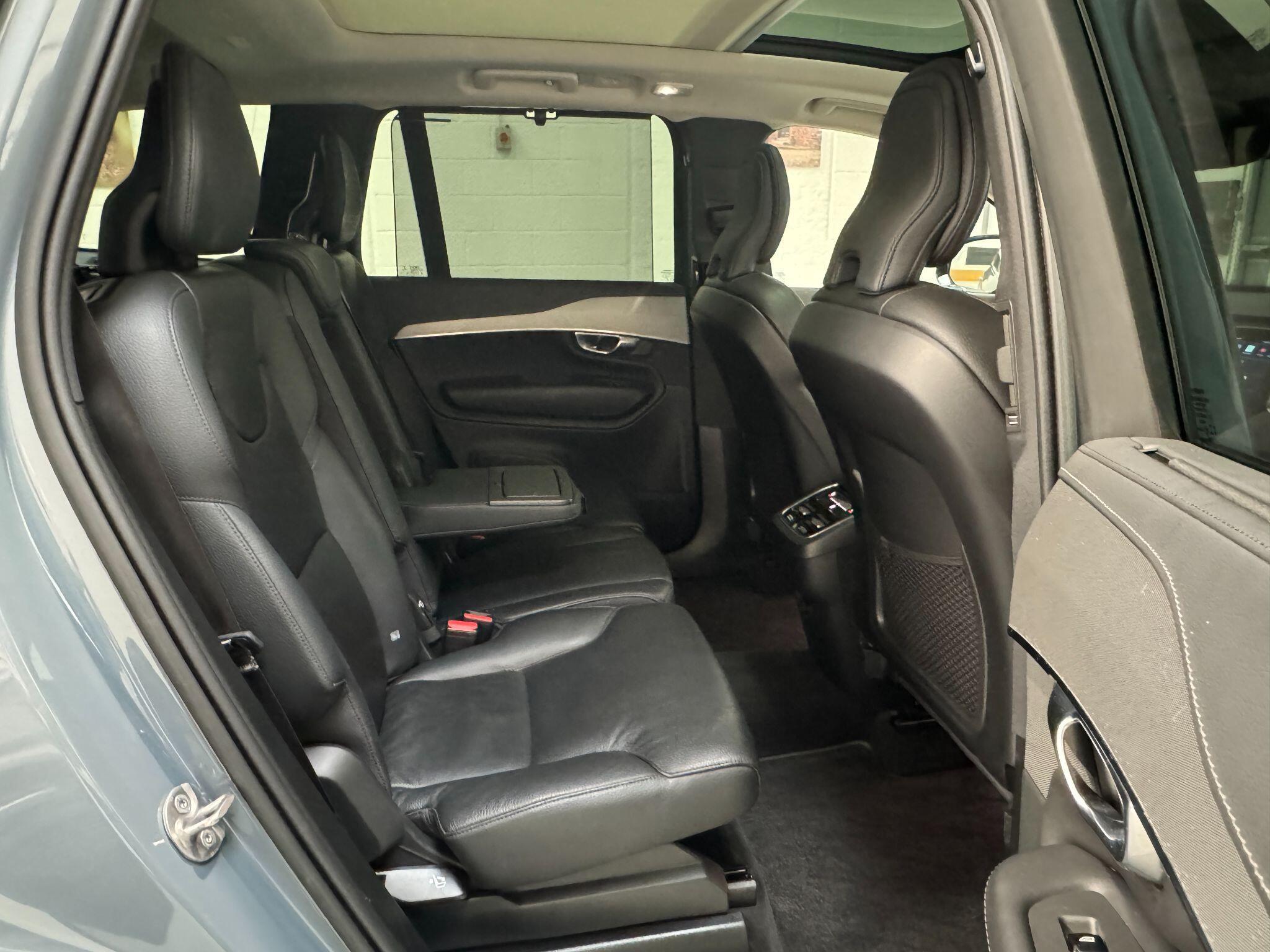 Volvo XC90 - Image 23