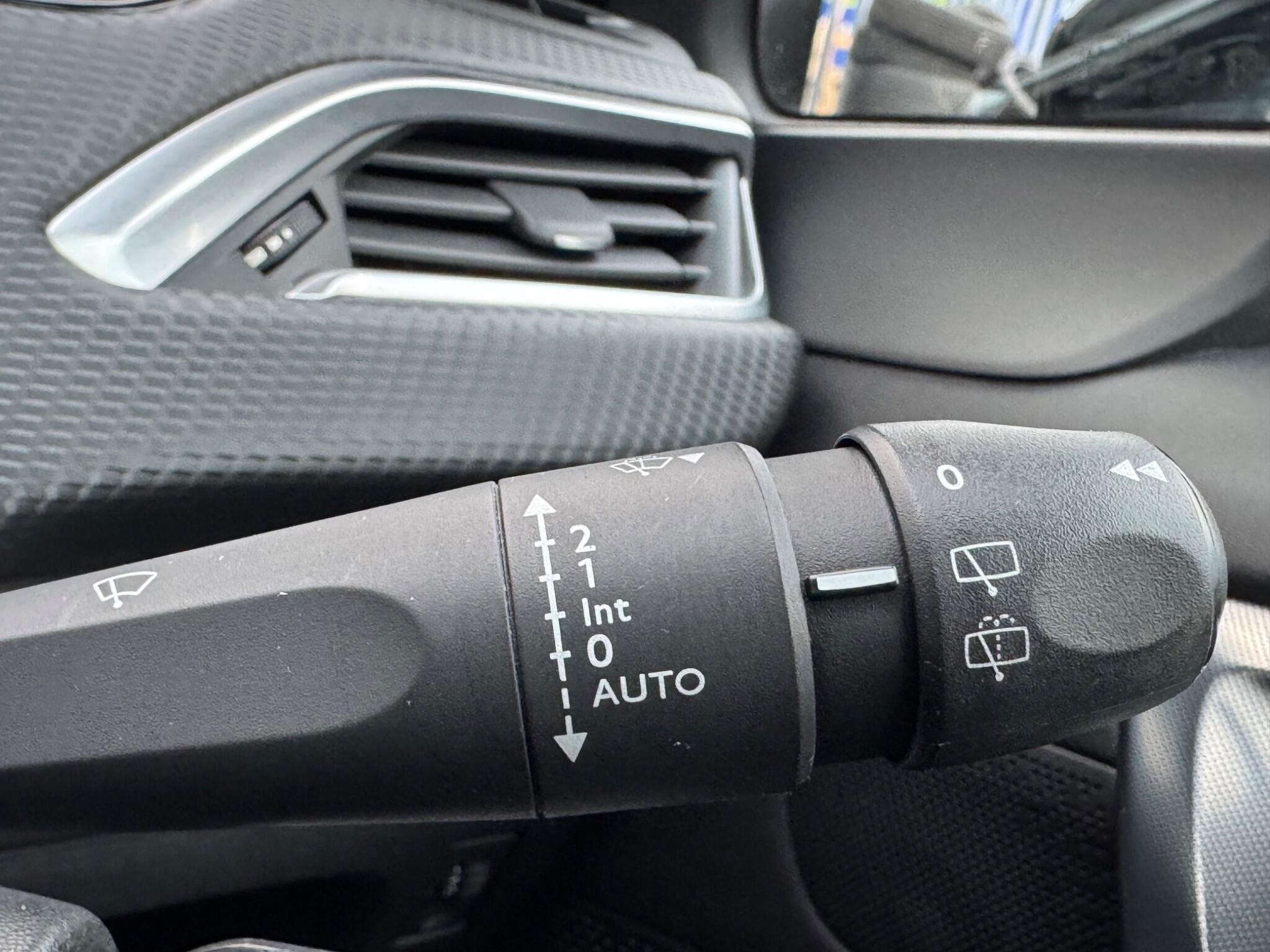 Peugeot 2008 - Image 31