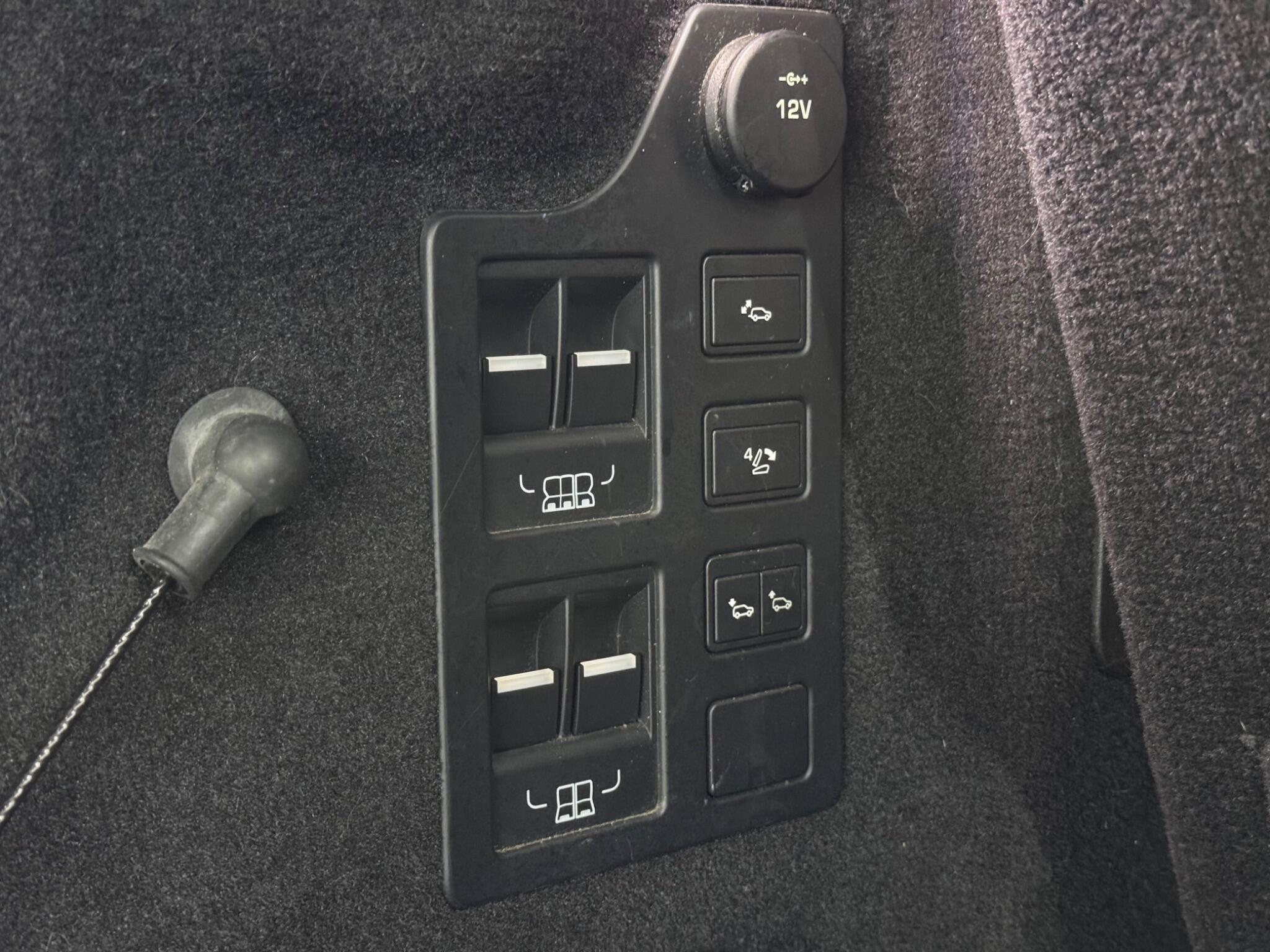 Land Rover Discovery - Image 45